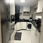 Uma Quadra Da Av Atlantica, Para 4 Pessoas